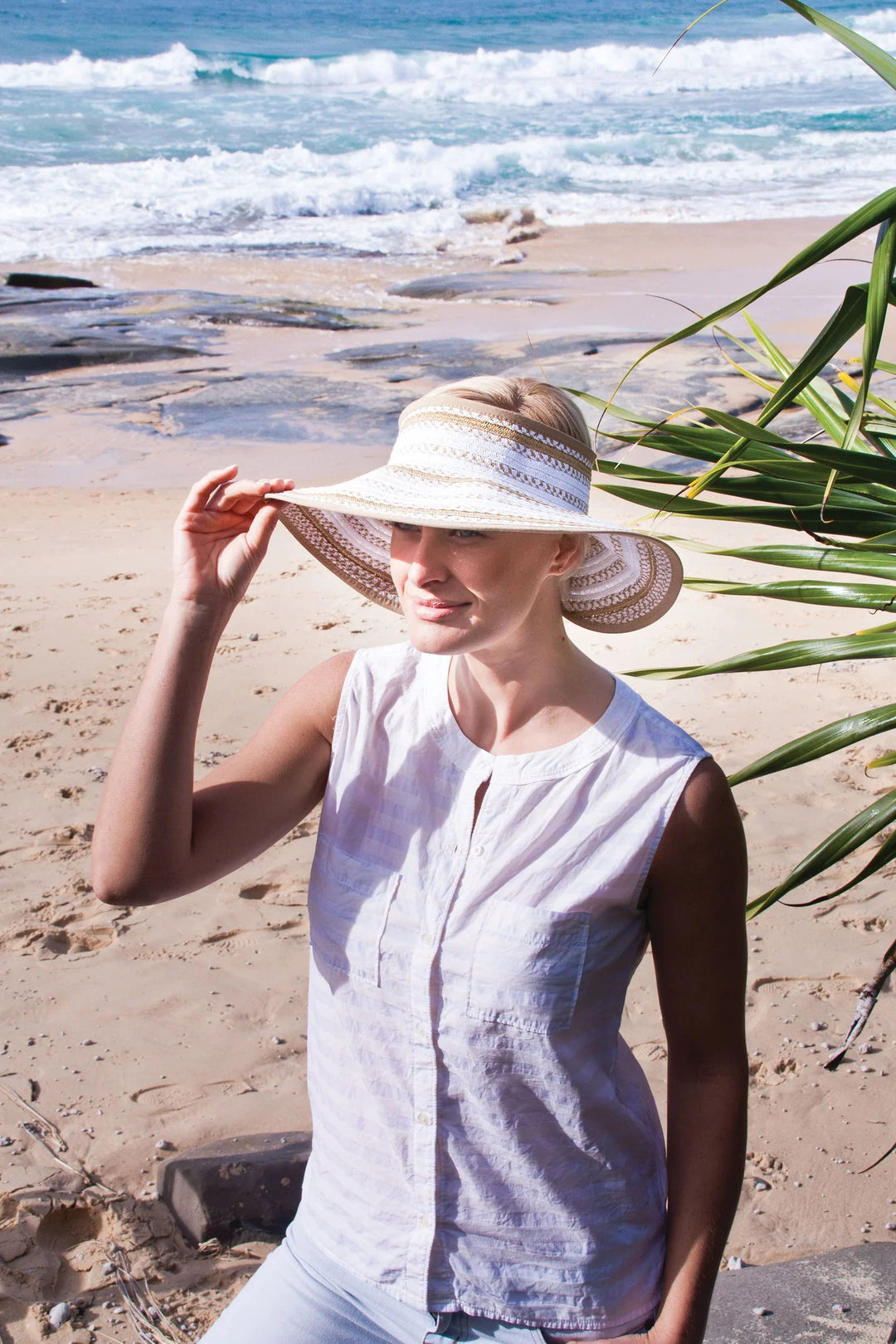 Brooke Roll Up Visor White