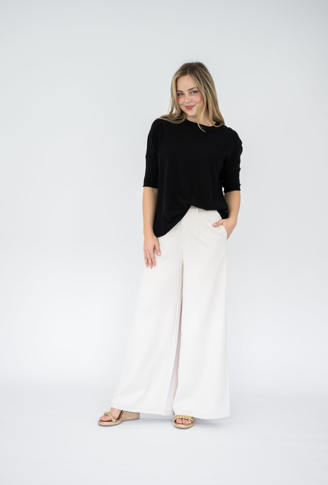 Anita Curved Hem Knit Black